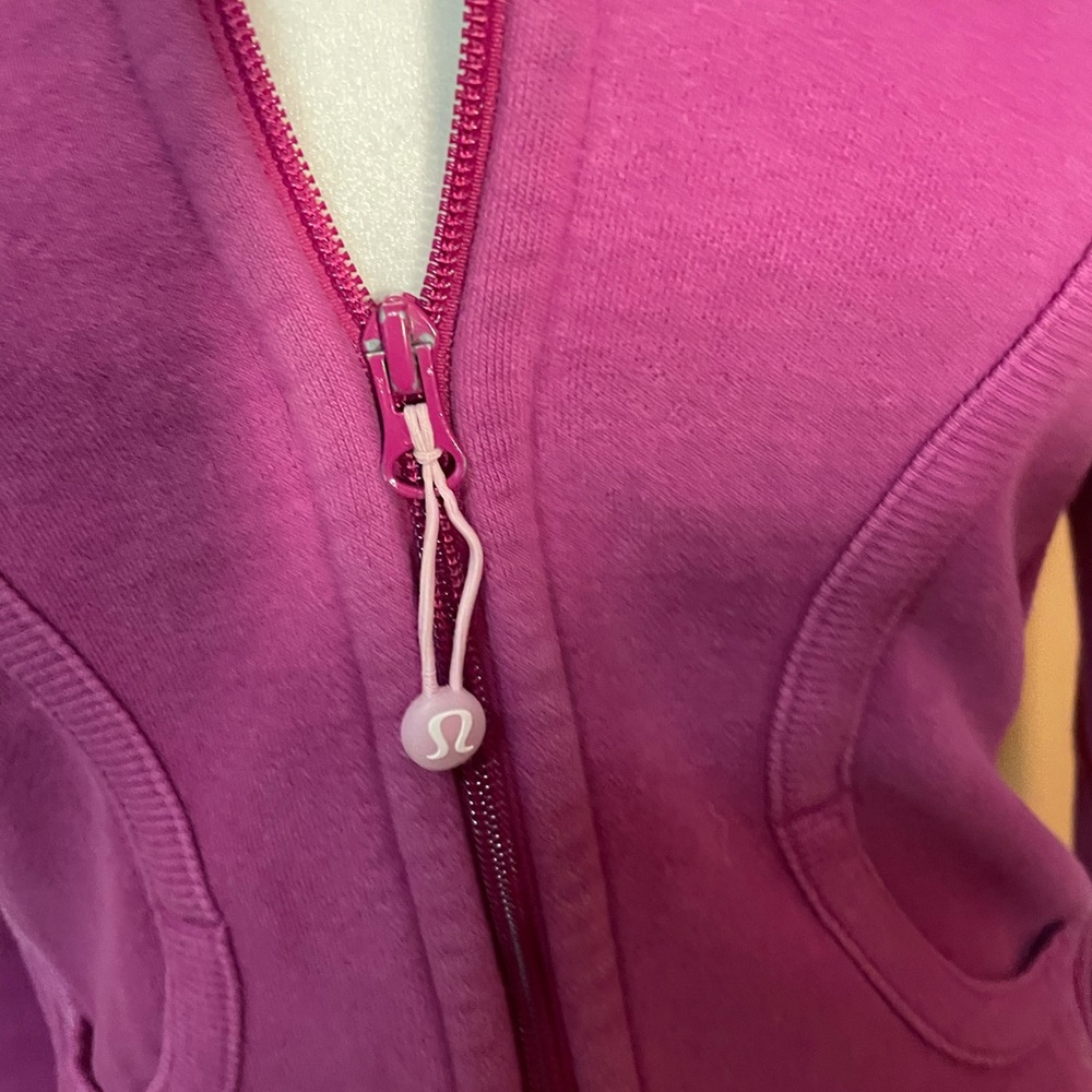3/60 Deal ! Lululemon scuba hoodie - Picture 4 of 9